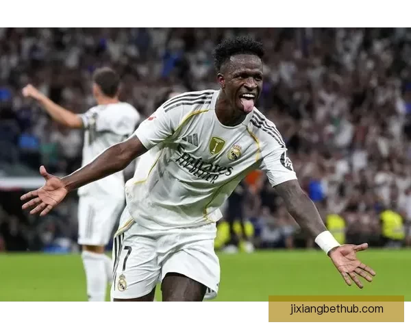 马略卡后卫赛场挑衅维尼修斯戏称其踢球如玩沙滩球